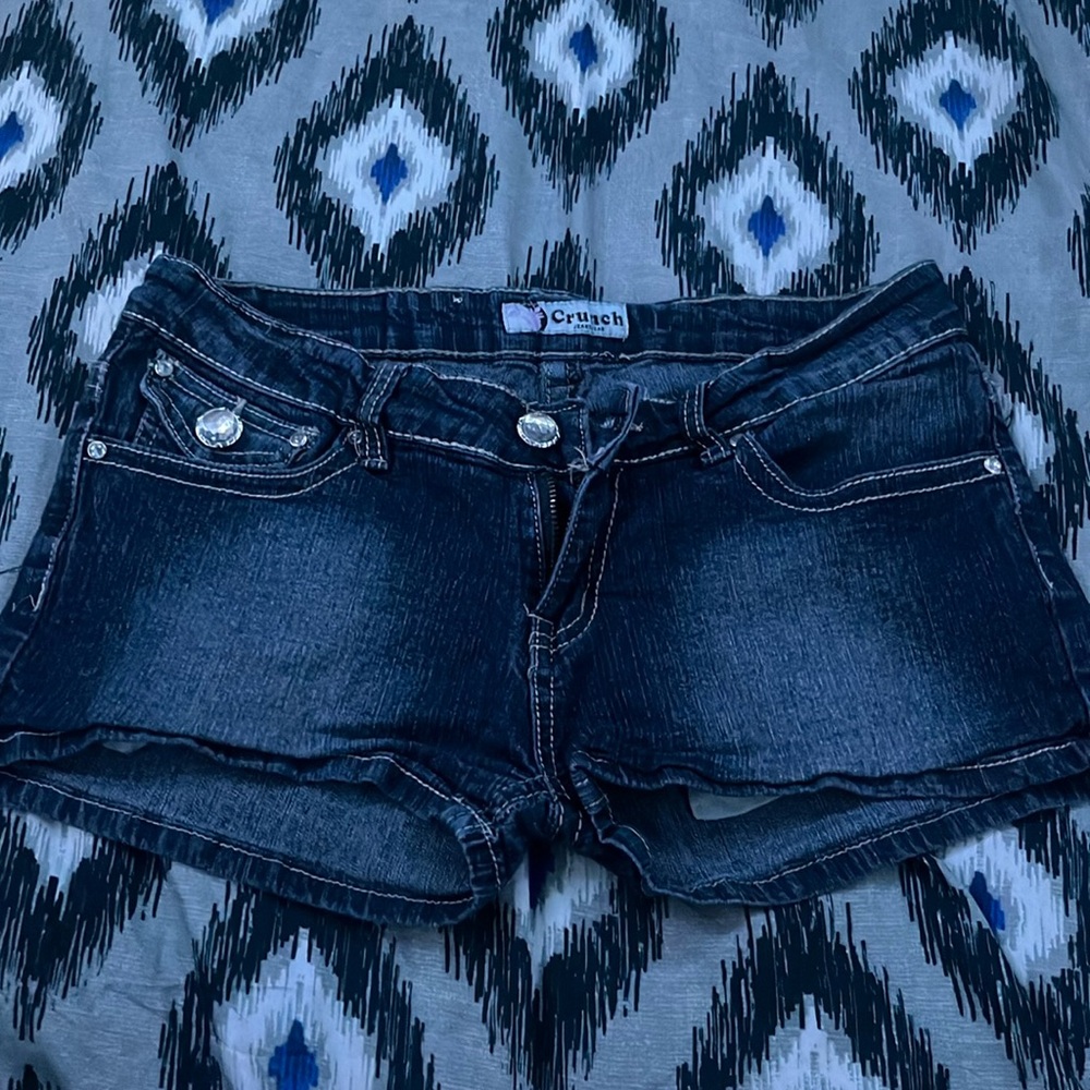 2000’s Extra short “Booty shorts”